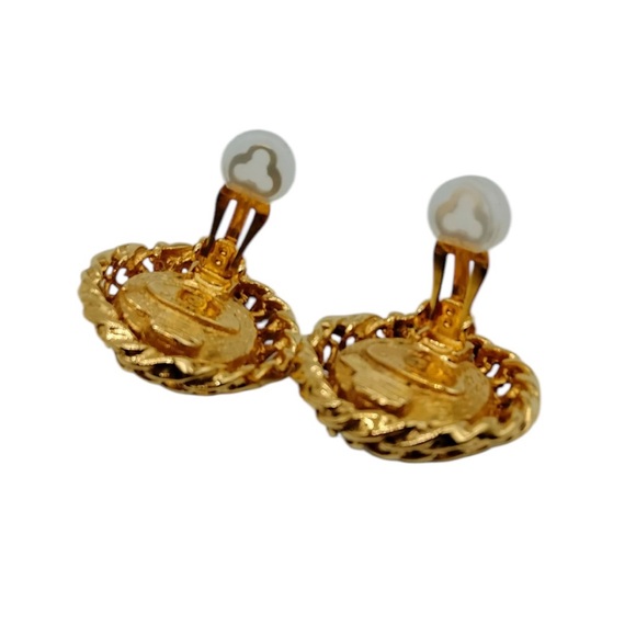 Authentic Chanel 24k Gold Plated Clip on Earrings - Picture 4 of 6